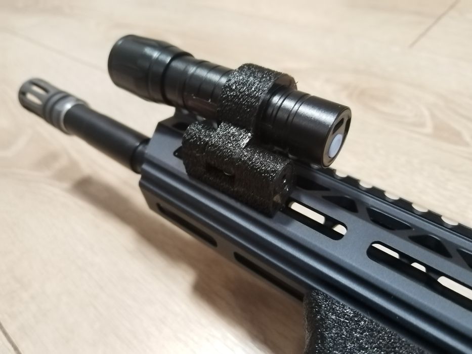 Еърсофт / Airsoft монтаж за фенер (3D Print)
