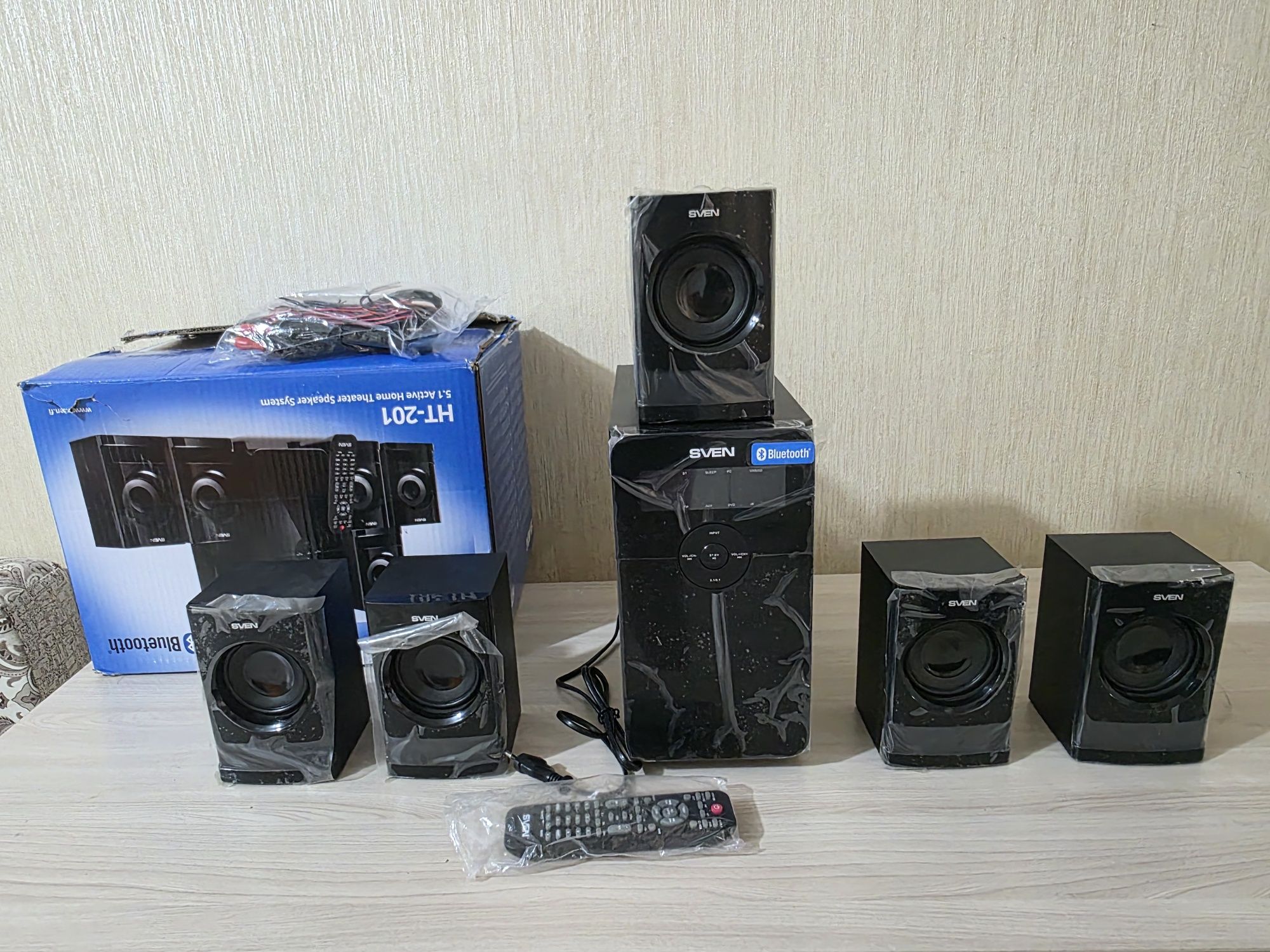 Sven HT-201 5.1 Radio Bluetooth AUX USB SD card новый
