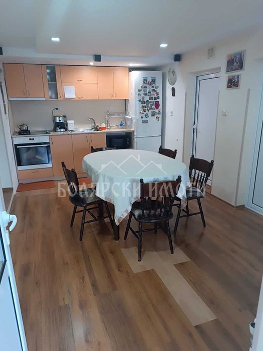 Чудесна къща с двор в гр. Долна Оряховица