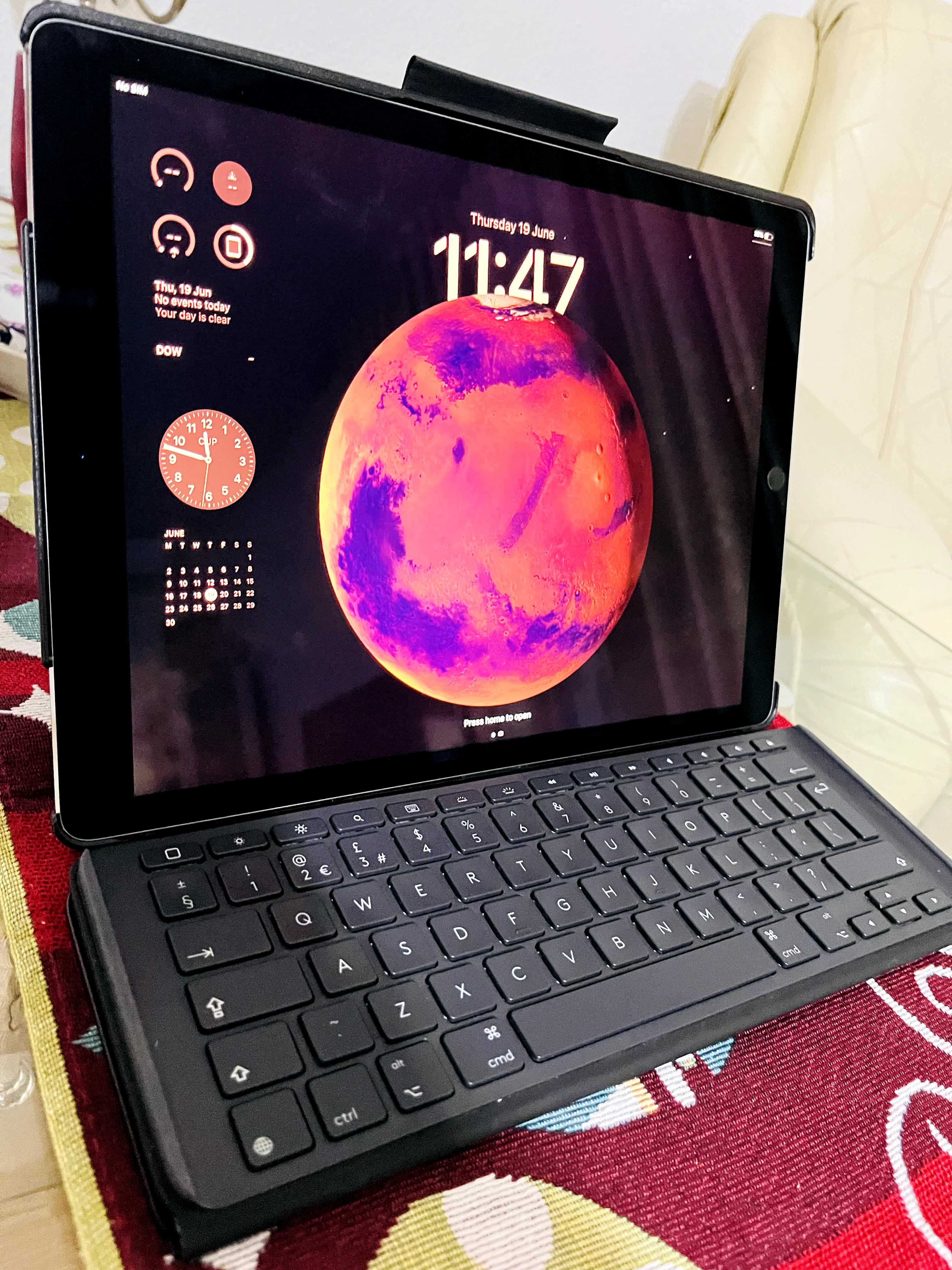 Apple iPad Pro 2 Gen 12.9" A1671 256 GB Mid 2108 Wi-Fi / 4G LoGi