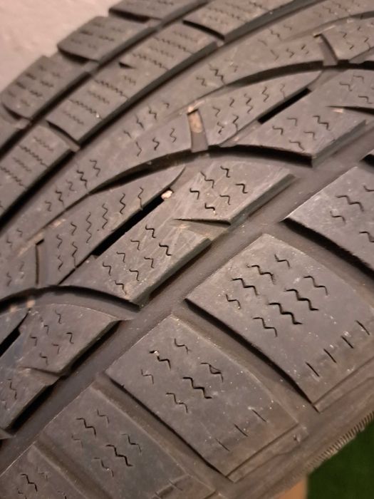 Продавам джанти за Toyota avensis T 27