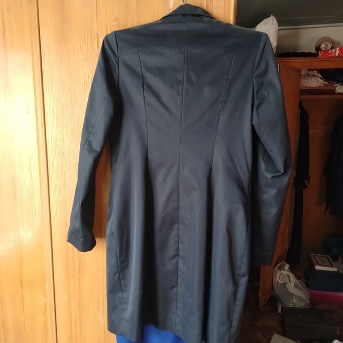 Продаётся плащ осенно весенний