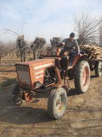 Т 25 трактор сотилади