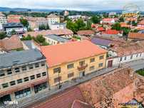Edificiu istoric:1.600 mp, Central, potential: birouri,hotel boutique,