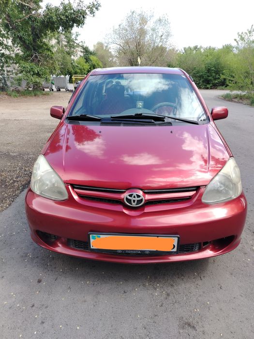 Продам машину тойота эхо в хорошем состоянии.