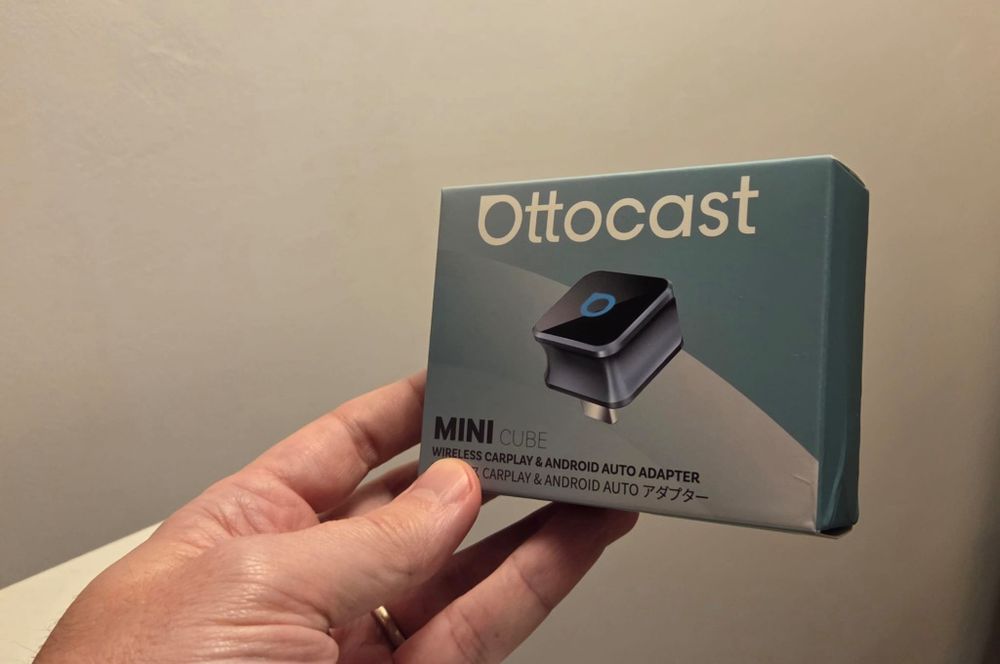 Adaptor Ottocast Mini Cube 3  CarPlay/Android Auto, negru, USB-C
