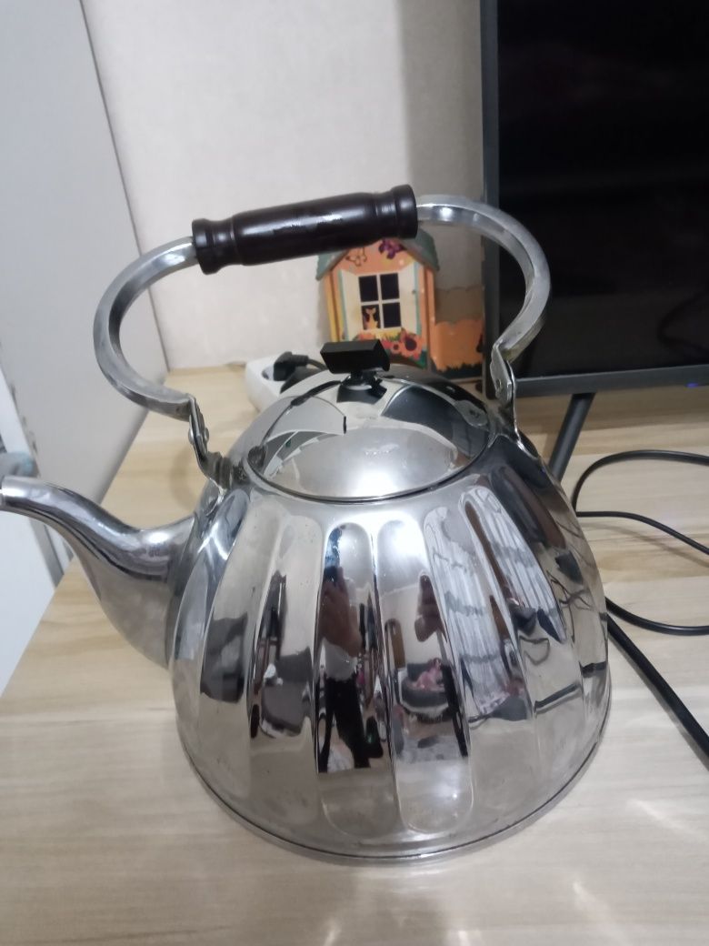 Продам чайник никель