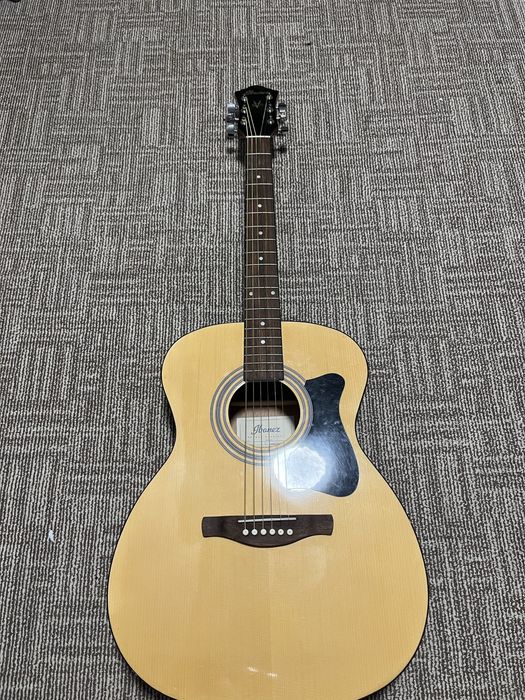 Vand chitara albanez