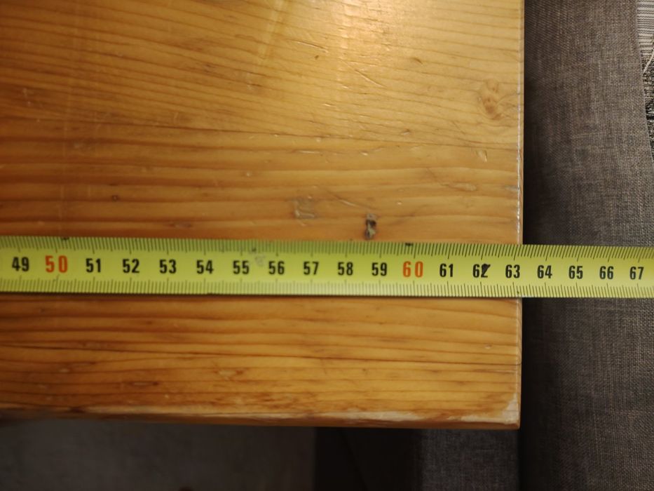 Скрин от дърво, столове от дърво и метал