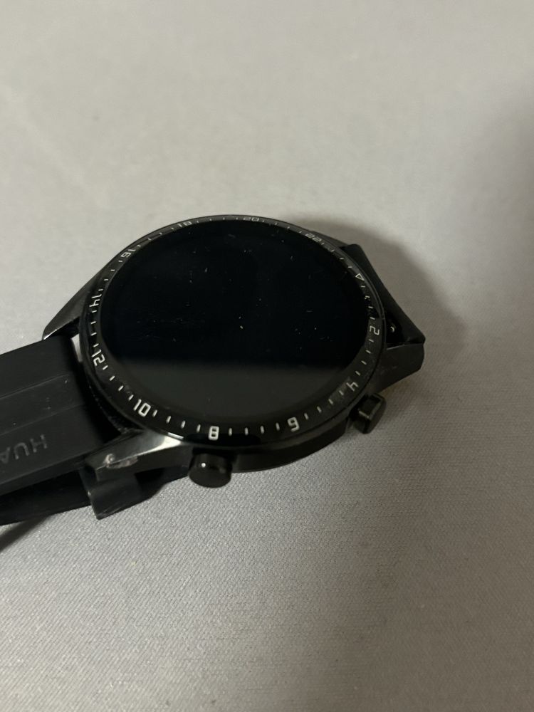 Часовник huawei gt2