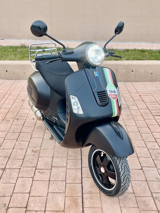 Vespa GTS 300 ie Super - Negru Mat / Lucios