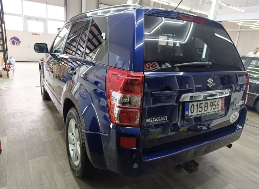 Suzuki Grand Vitara 2.4i Бензин - 2011г.