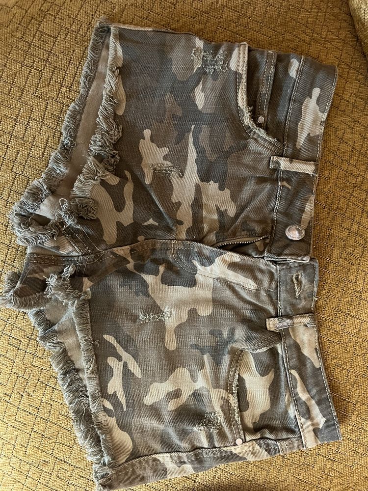 Къси Панталонки Bershka