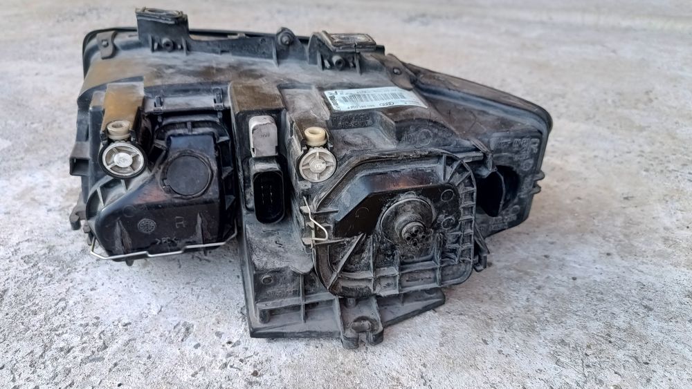 Десен фар за АУДИ А4 Б6