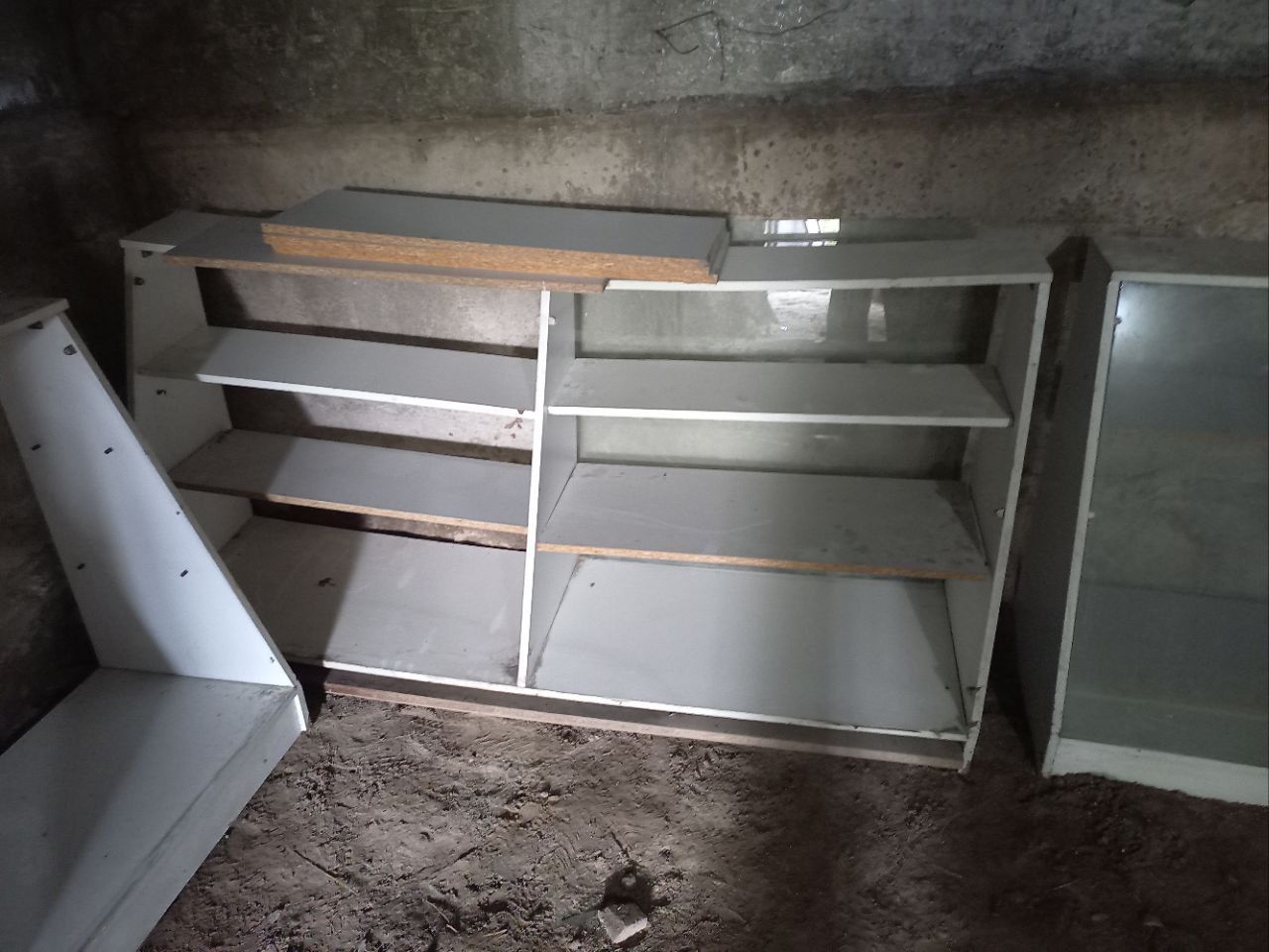 Vetrina sotiladi 3 ta