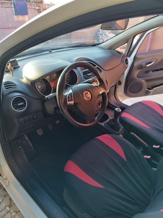 Vând fiat punto 2013