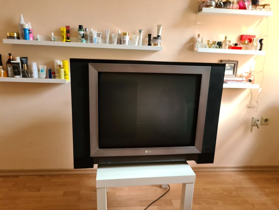 Телевизор LG Lafinion 72