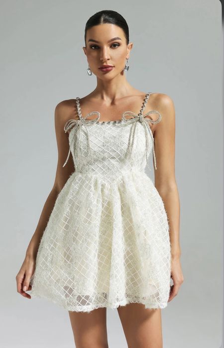 Bella Barnett рокля