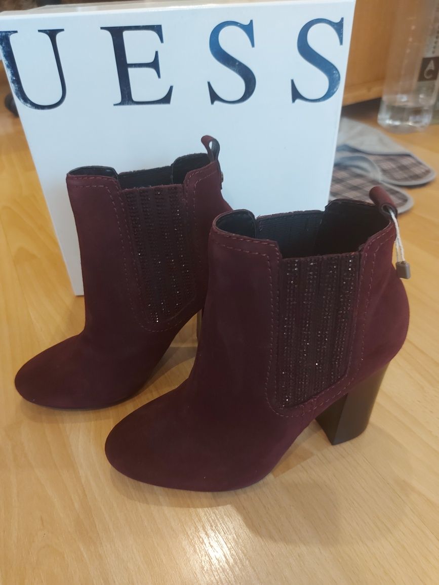 Botine noi piele întoarsă Guess 38