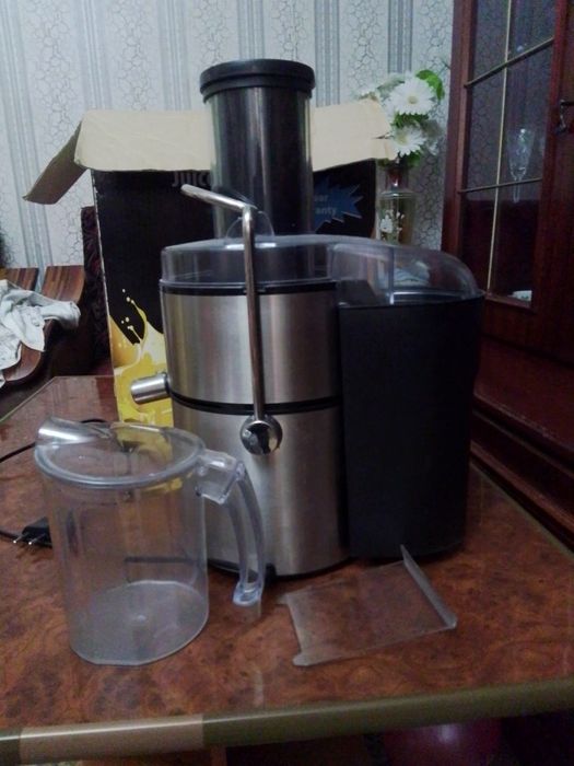 Соковыжималка новая