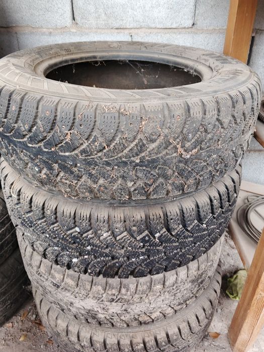 Продам зимние шины 205/65/15