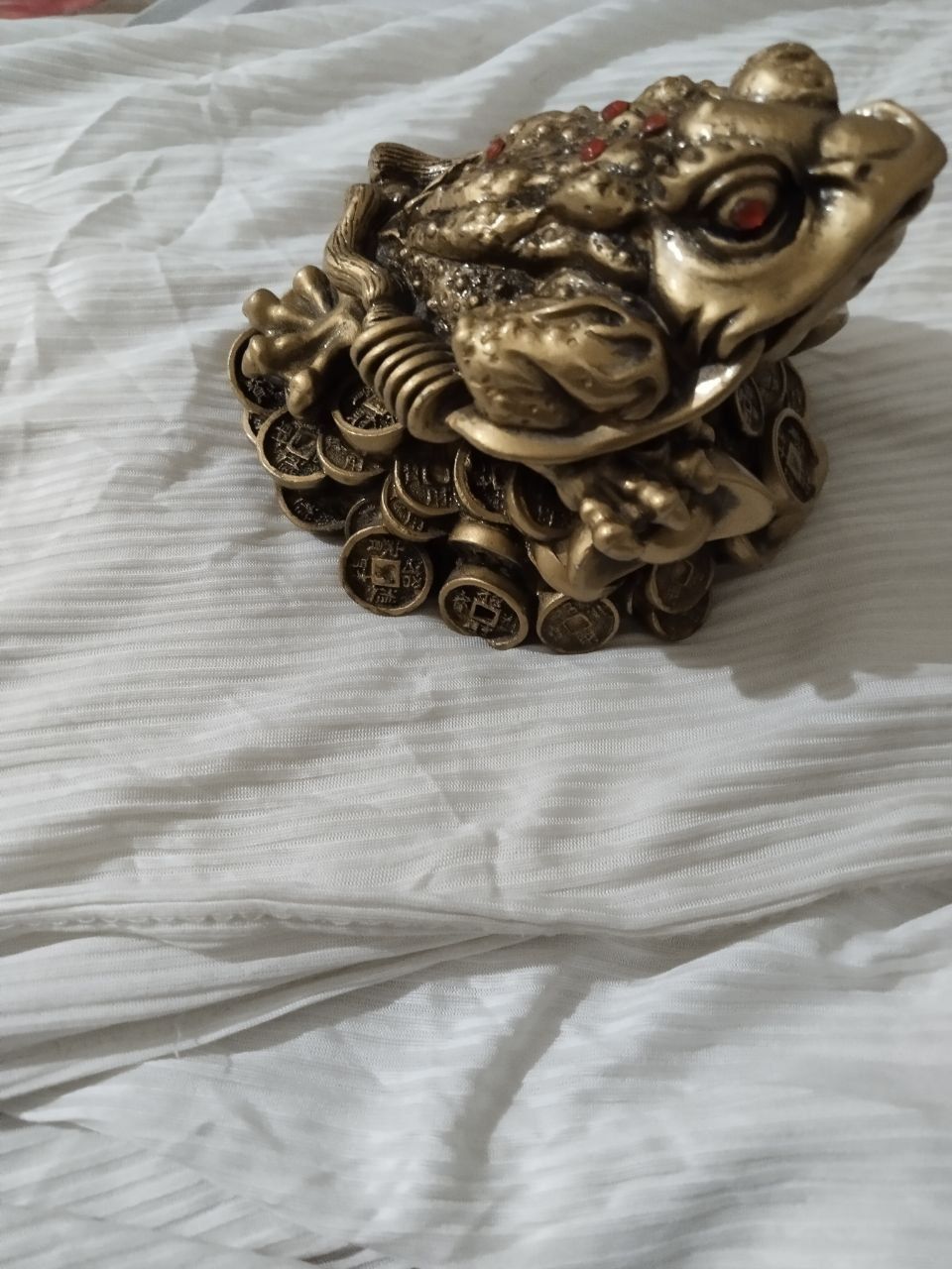 Boylik chaqiruvchi Jin Chan qurbaqani 990g narxi 100$