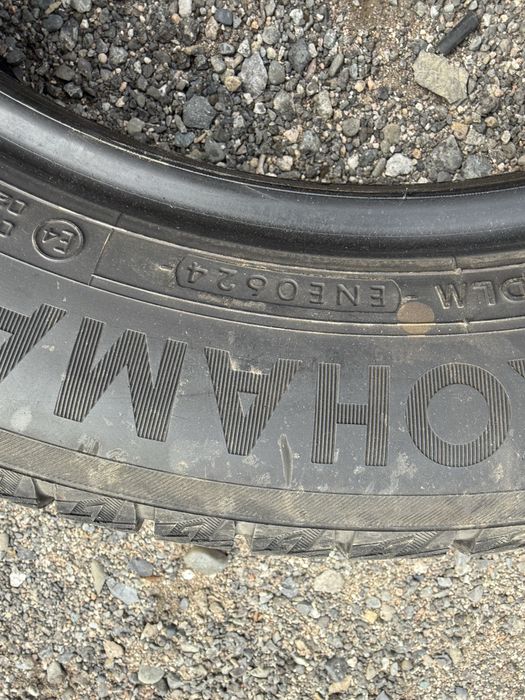 215/55 R17 зимние шины YOKOHAMA