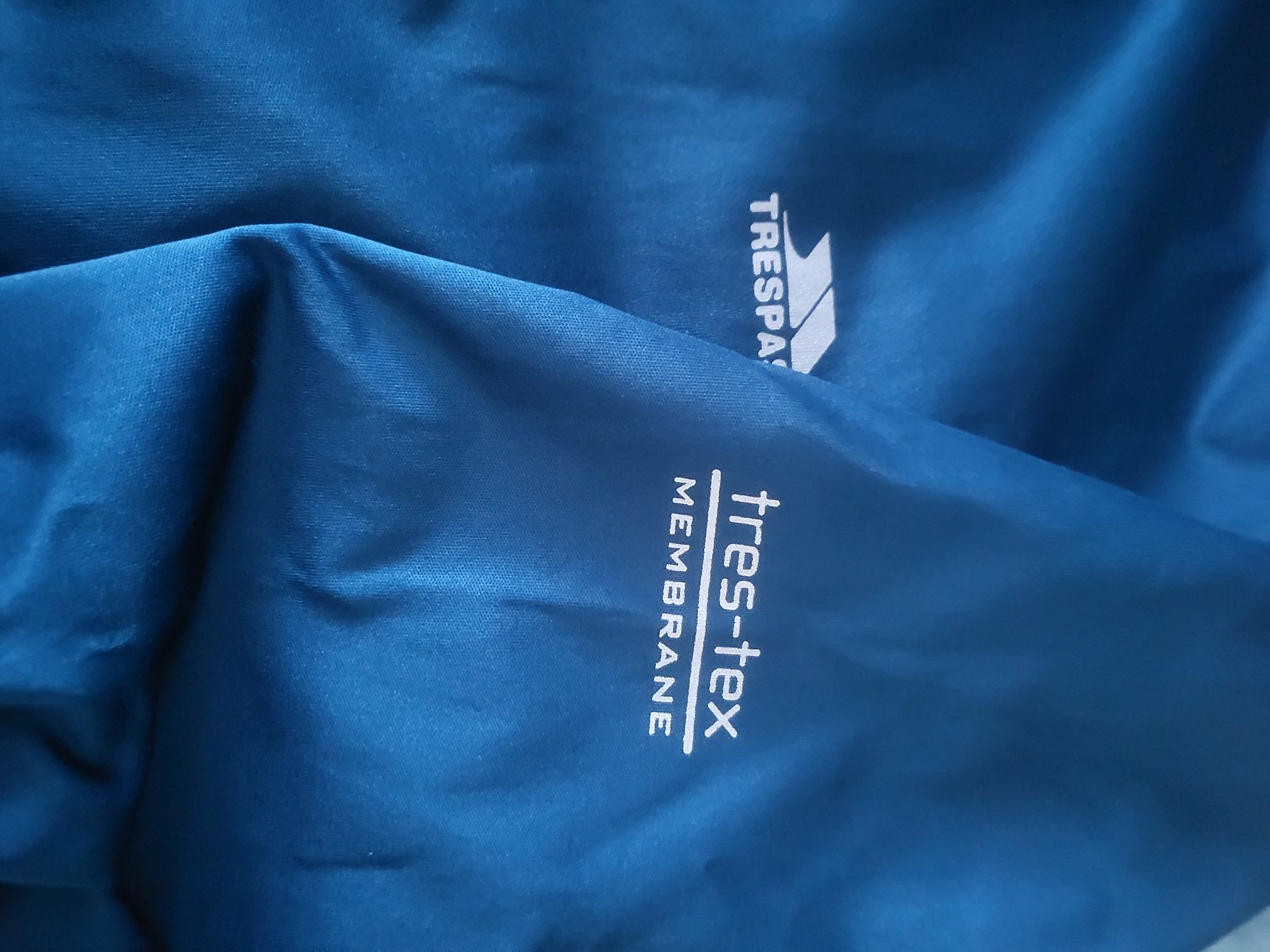 Softshell Trespass XL, rezistent la ploaie si vant