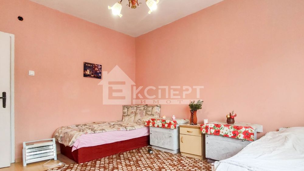 Продава се Тристаен апартамент в Пловдив, Христо Смирненски - 129 кв.м за 1202 €/кв.м - Снимка #10