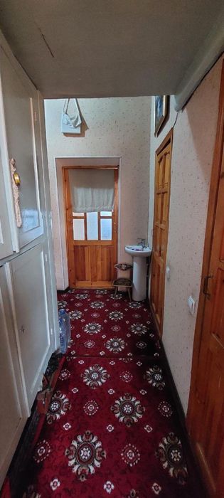 Чирчик шахри Навоийда 2 хонали квартира cотилади