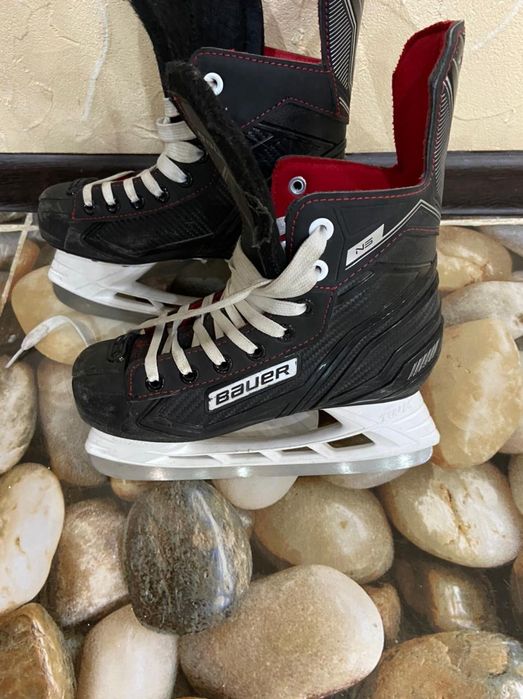 Продам коньки две пары