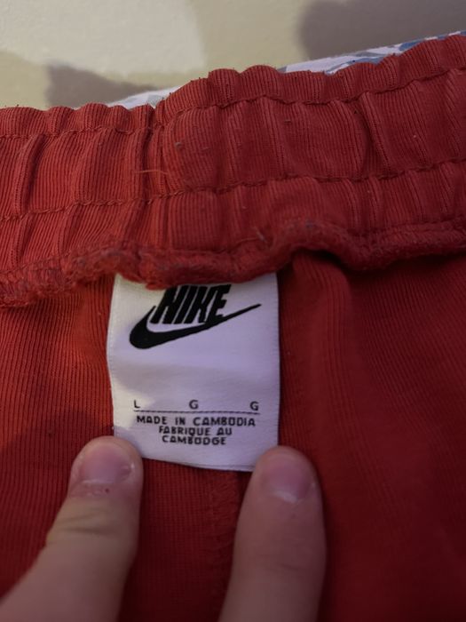 Vand pantaloni Nike Tech Fleece rosu cu negru. ORIGINALI