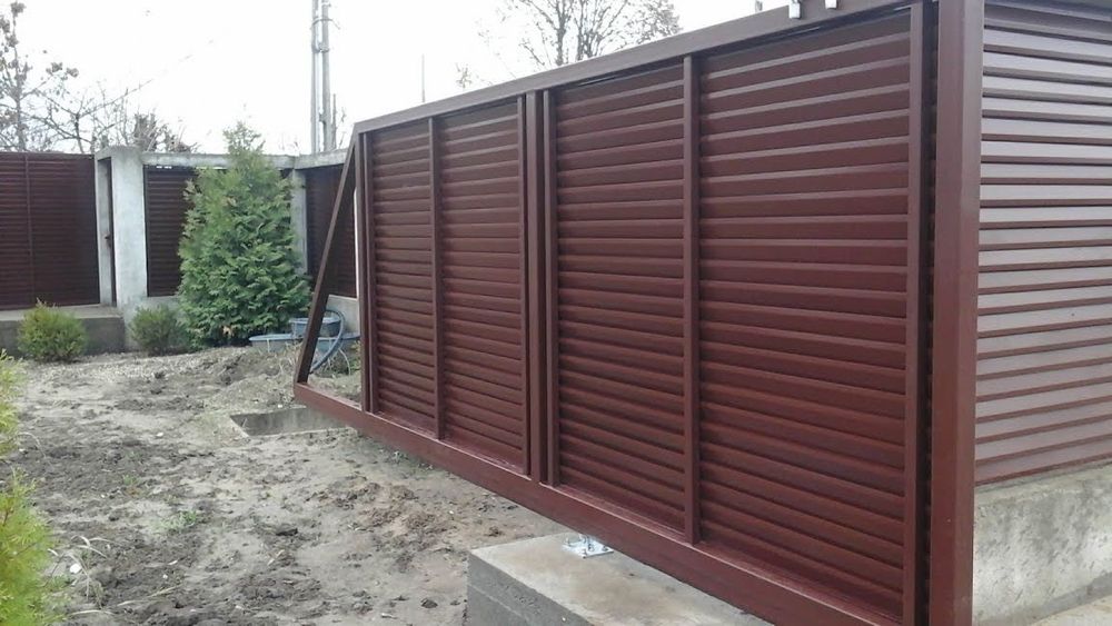 Vand garduri și porți