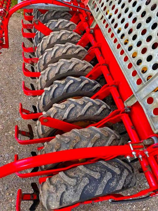 Semanatoare Vaderstad Rapid 400 C fertilizare cu discuri an 2018 Kuhn