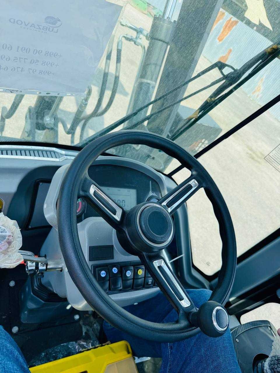 Фронтал погрузчик LM 930 Lugong Нактга