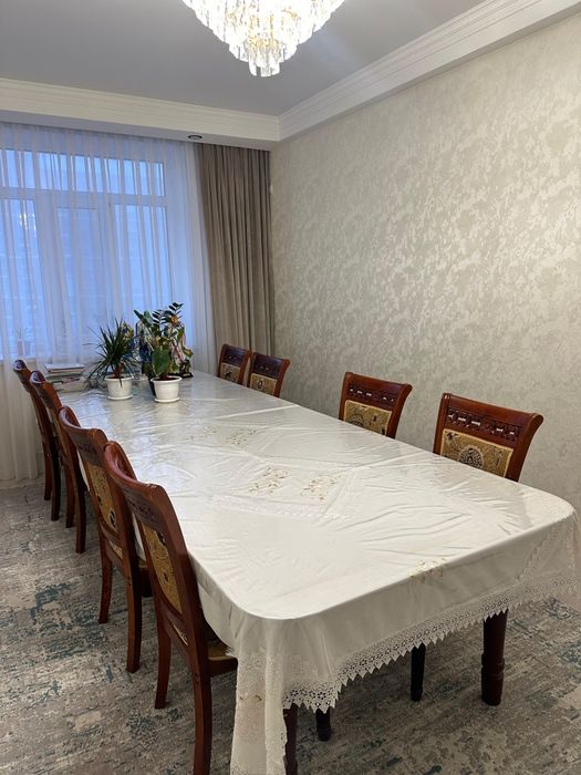 Стол стулья для гостиной