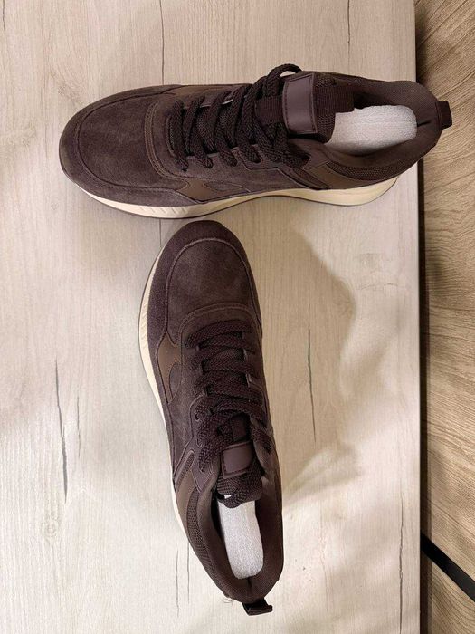 Кроссовки классные, Новые