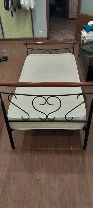 Кованый кровать в отличном состоянии