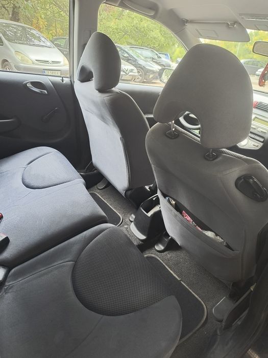 Хонда джаз 2005 година,1,4 мотор 83 коня,модела е фейс лифт,