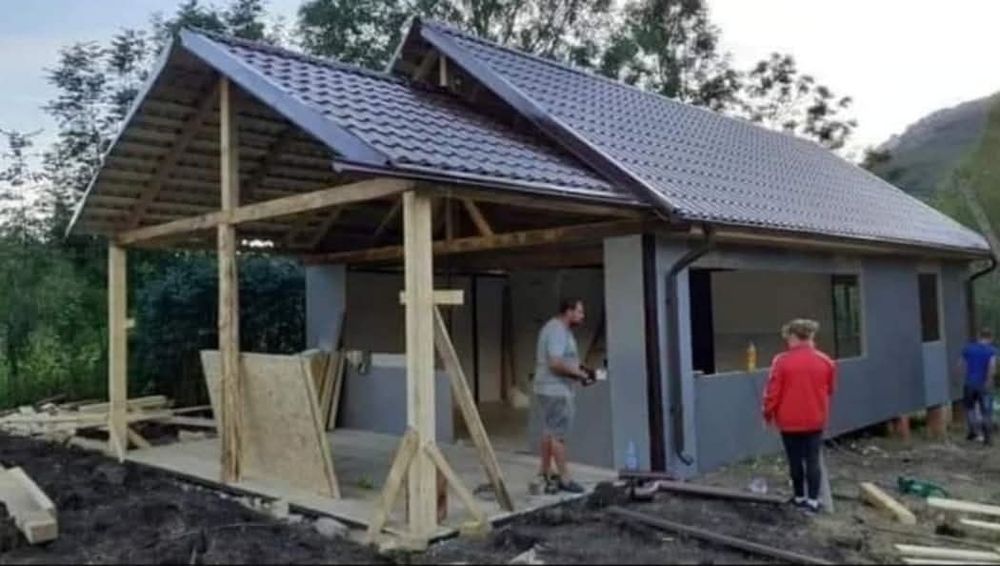 Acoperiș reparații montaj tablă țiglă metalic Hidroizolatii atic bloc