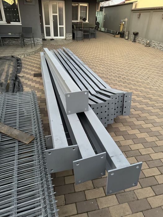 Vand Stâlpi metalice și ferme metalice pentru o hala metalica 7x25