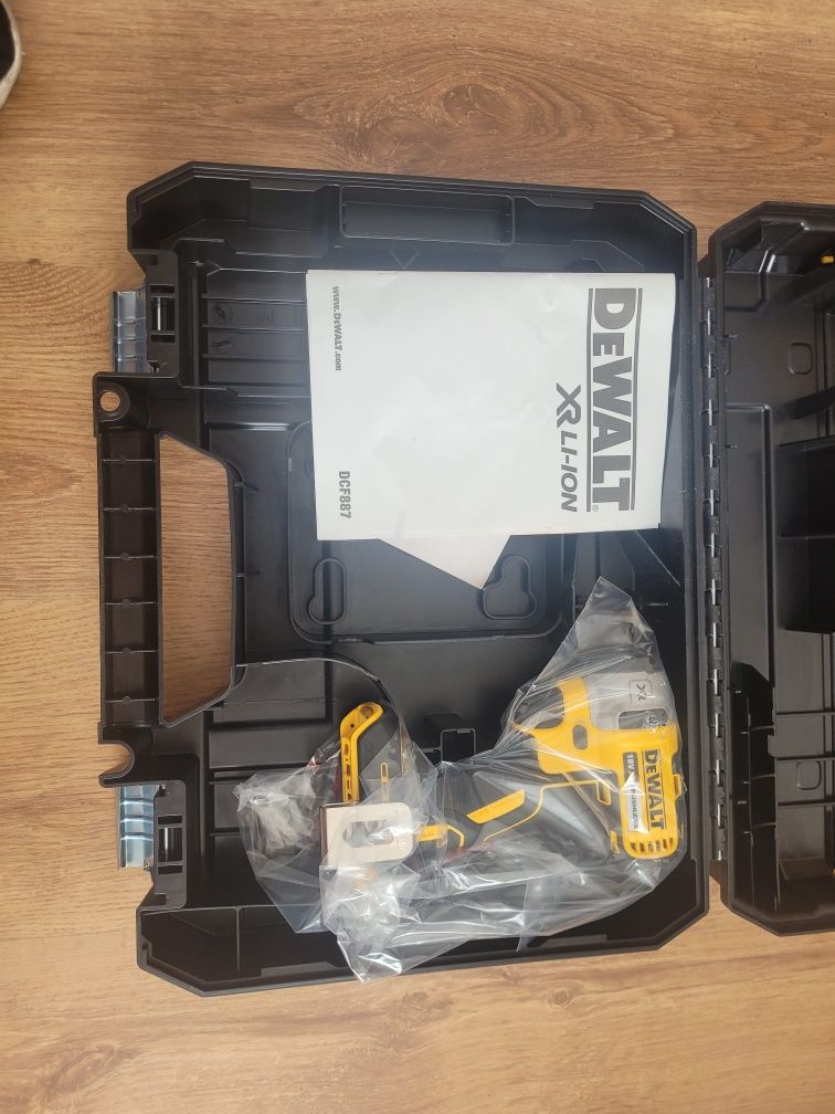 Dewalt nou Freza Makita