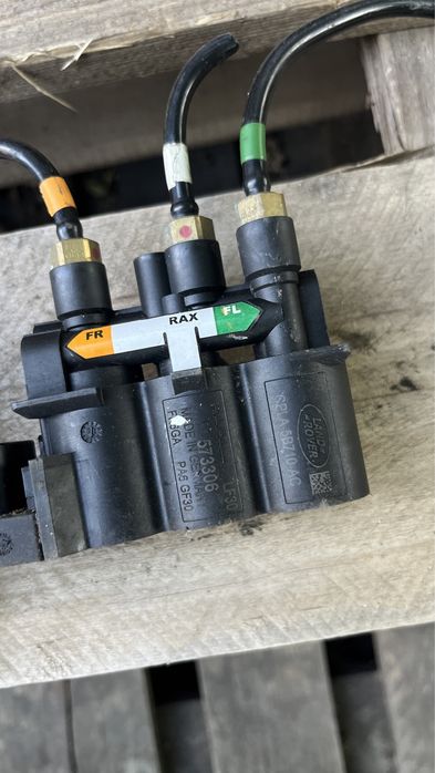 Compresor suspendie pneumatica aer range rover sport bloc valve piese