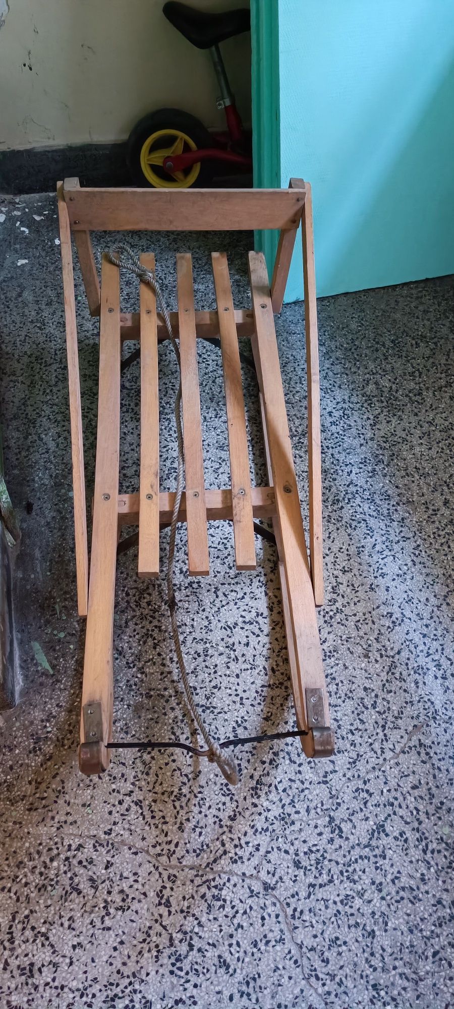 Стара шейна от дърво