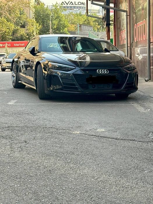 Audi e-tron gt продается