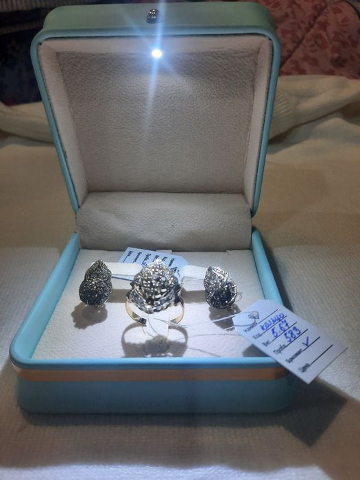 Золотое изделие. Комплект.Кольцо и серги