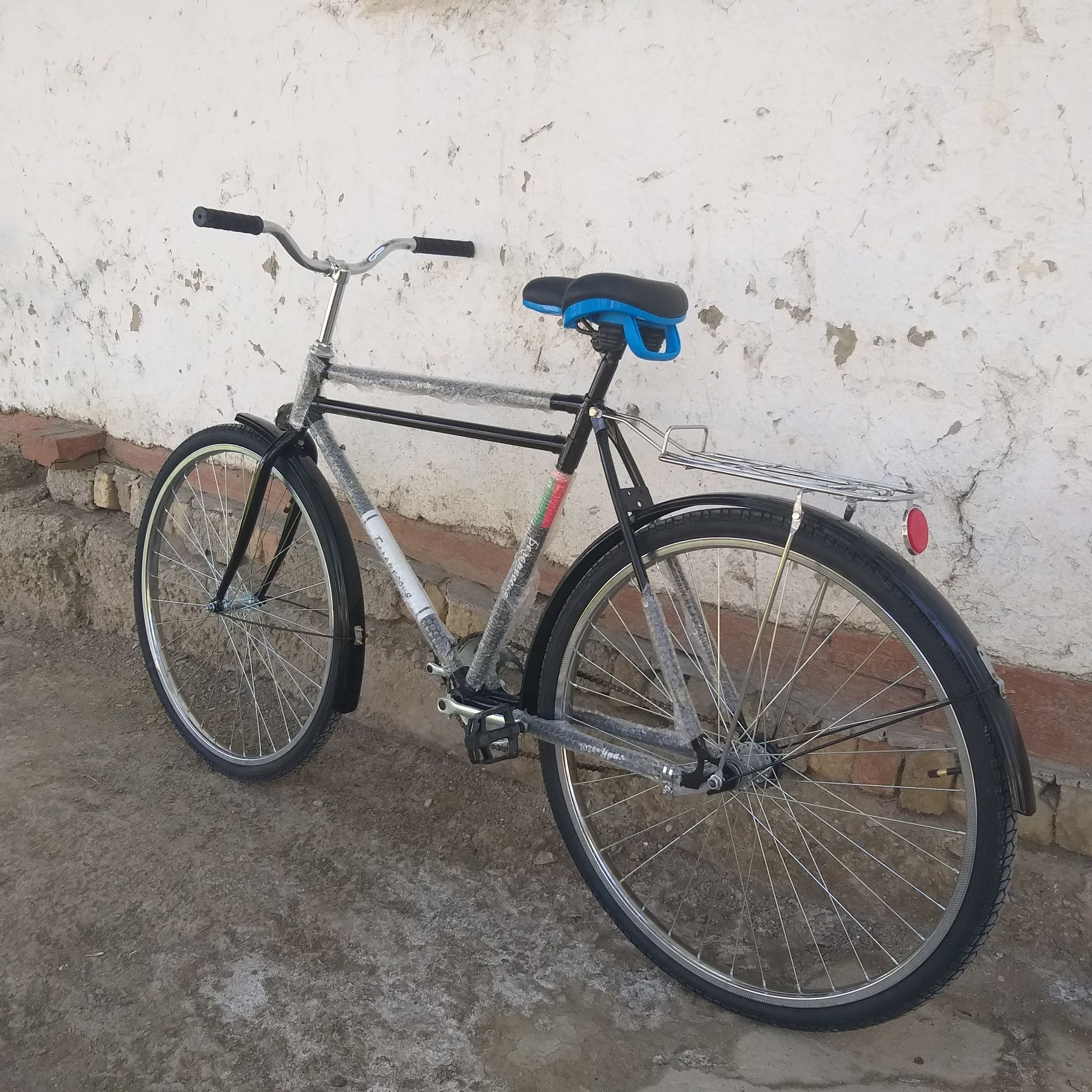 Yangi Ural Belarus velosiped velik sotiladi