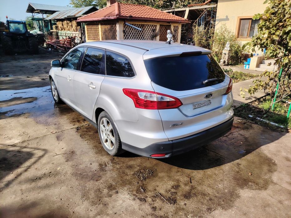 Vând ford focus3