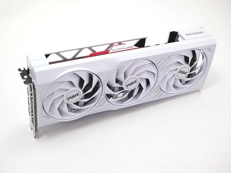 Sapphire RX 7700 XT Pure 12GB