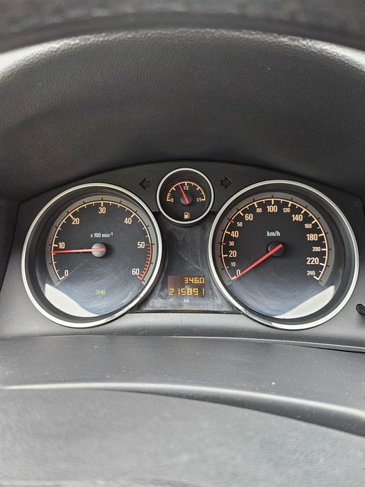 Opel astra GTC 1,7CDTI